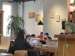 -房角石咖啡与书(吉大南校店)