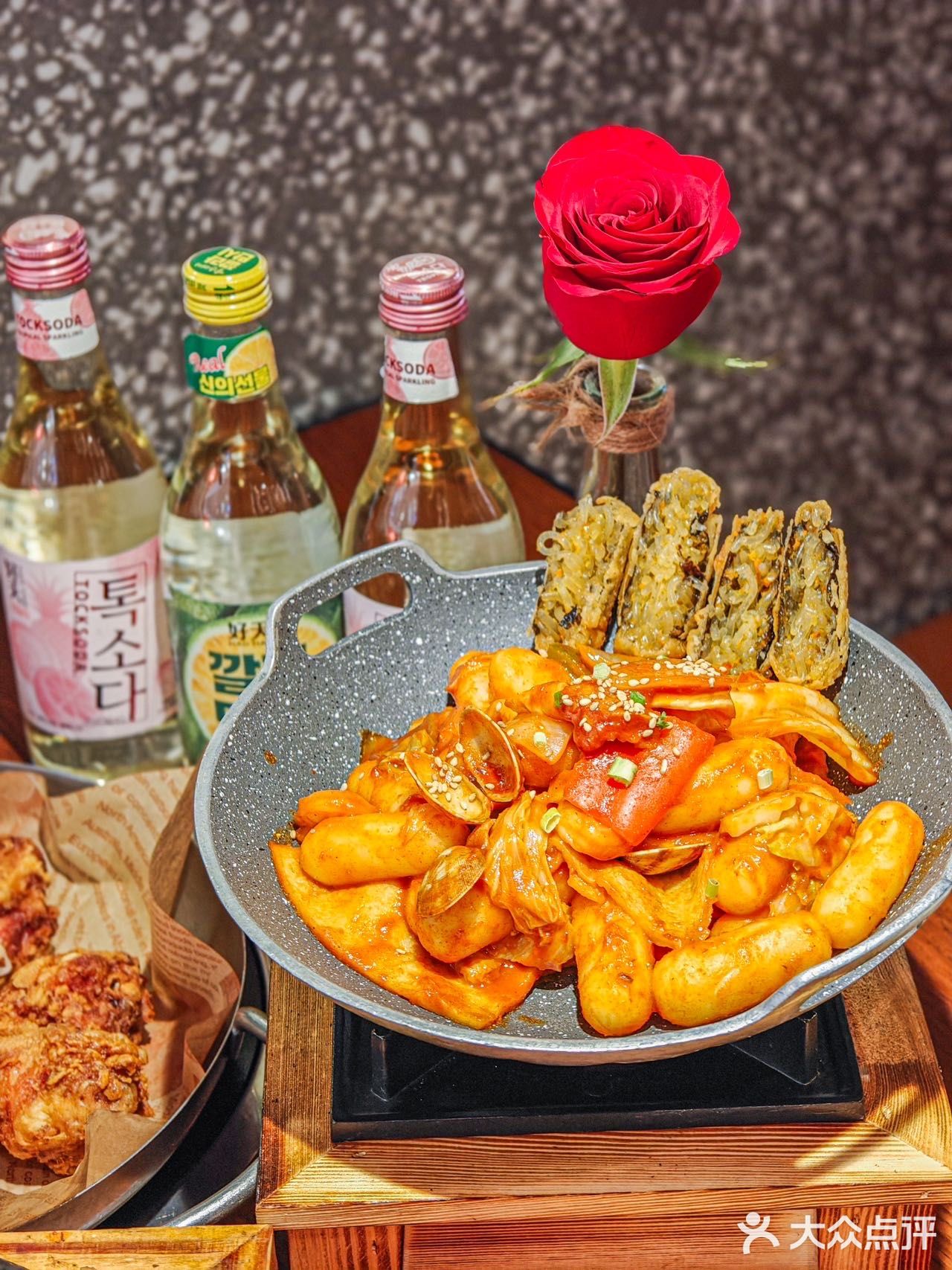家人们，有没有听说过这家超火的韩式料理🤩 他们家的美食真是绝