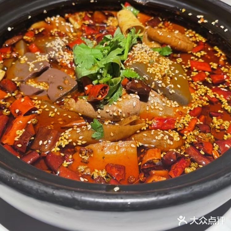 毛血旺每次必点,里面的食材选用很用心