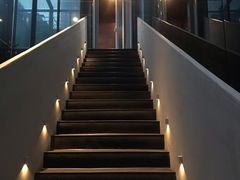 -The ROOF (通盈中心店)