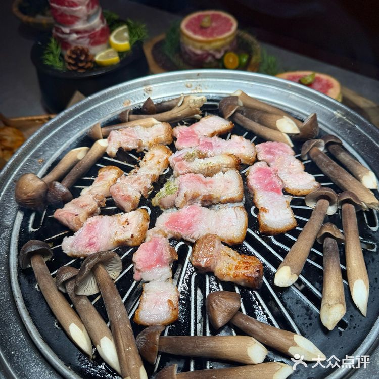 腩番山野季‼️‼️也是吃上烤肉漂亮饭啦[害羞]