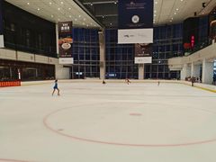 -冰纷万象滑冰场(深圳万象城店)