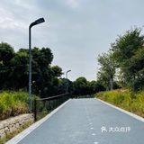 周末过来溜娃爬山棒棒的，唯一的缺点就是交通不太便利