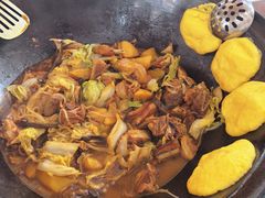 -粘豆包柴火铁锅炖