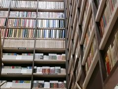 -钟书阁(群光广场店)