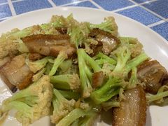 菜花炒烧肉-石岐乳鸽村(南海第三分店)