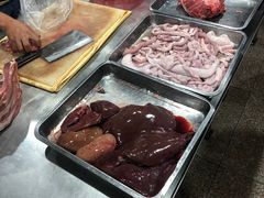 -标记美食新鲜猪杂(兴南大道店)
