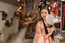 -一揽芳华汉服旗袍体验馆(拙政园店)