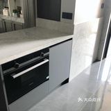 窗台、窗边也全部采用石英石上墙