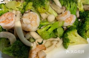 Broccoli and Shrimp Stir-fry