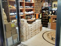 -红码头国际葡萄酒城(朝来绿色家园广华居店)