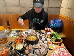 -江南猪肉商会无限续吃(弘大店)