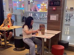 -麦当劳(汉口火车站候车室店)