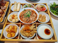小吃九宫格-芙蓉巷成都名小吃(丹尼斯2天地店)