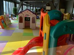 -上海滴水湖皇冠假日酒店