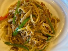 蘑菇炒肉清拌面-文三里屯面馆(三里屯店)
