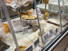 面包甜点陈列柜-盒马鲜生(皇庭广场店)