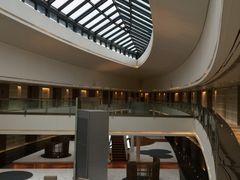 -上海滴水湖皇冠假日酒店