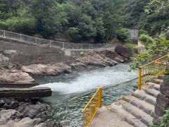 -安吉龙王山峡谷漂流
