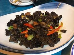 -三江源美食城