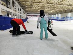 -乔波室内滑雪场