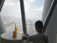 -广州塔卢特斯法国旋转餐厅