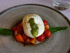 番茄布拉塔-弘雅饭店