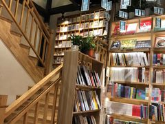 -猫的天空之城概念书店(杭州南宋御街店)