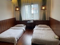-拖板鞋咖啡旅行酒店(春熙路地铁站店)