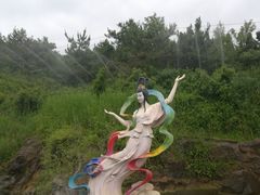 -雪山彩虹谷景区