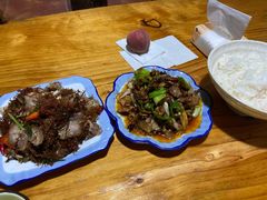-岛七土菜馆.白族石板烧烤庭院餐厅