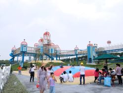 -季高兔窝窝亲子园(上海薰衣草公园店)