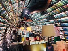 -钟书阁(珍园店)