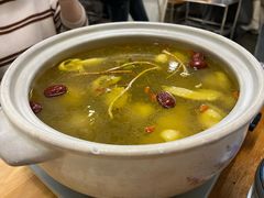 五指毛桃石橄榄鸡煲-金龙·打边炉(南京西路店)