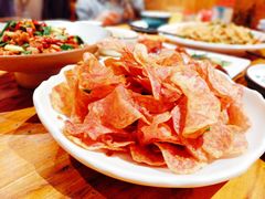 丽江紫洋芋-老滇山寨•云南特色菜•地方菜•民族风情歌舞表演(金碧店)
