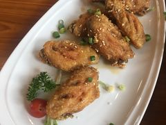 -Chom Cafe and Restaurant