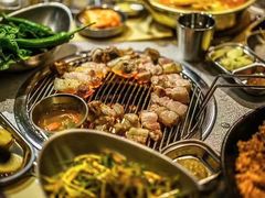 -青瓦炭韩潮烤肉(花园道店)