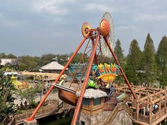 -七彩云南欢乐世界