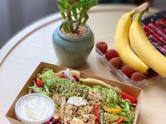 照烧鸡肉配牛油果拉法沙拉-HELLO 27 意面·沙拉·帕尼尼