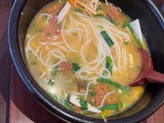 -银米·云南传统过桥米线(双廊黑金冠店)