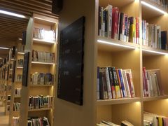 -漕河泾街道图书馆(漕河泾社区文化活动中心店)