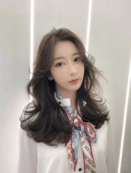 -变画·发型STUDIO