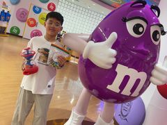 -m豆巧克力世界(上海世茂广场店)