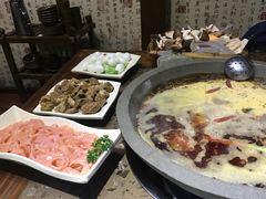 -憨石匠鲜菜土火锅(昆都店)