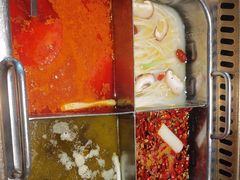 -巴渝瓦肆重庆鲜火锅(宝龙环湖店)