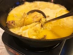 -鲜入围煮花胶鸡海鲜火锅