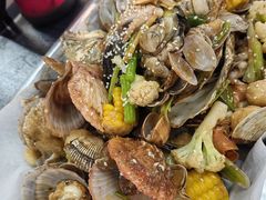 -鑫渔港海鲜本地菜·山海关浑锅(东戴河店)