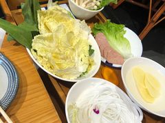 -野山舂·贵州现舂酸汤火锅(鸿通城店)