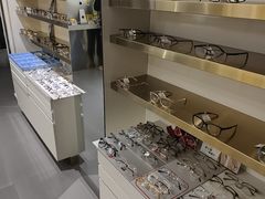 -视野联行眼镜·德国蔡司镜片·法国依视路·韩国凯米(温江店)