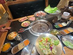 -韩烧牛中牛·甄选黑牛烤肉(黑金店)